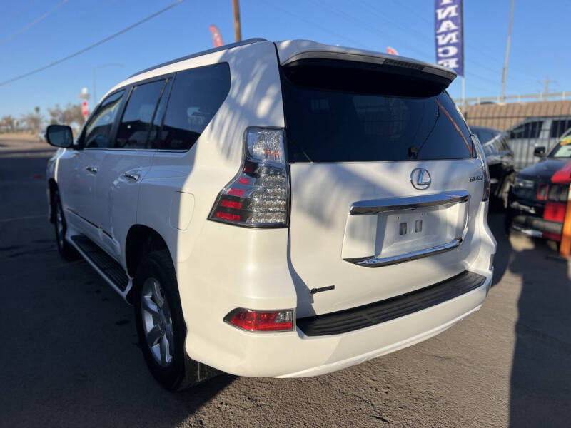 2014 Lexus GX 460 - Image 9