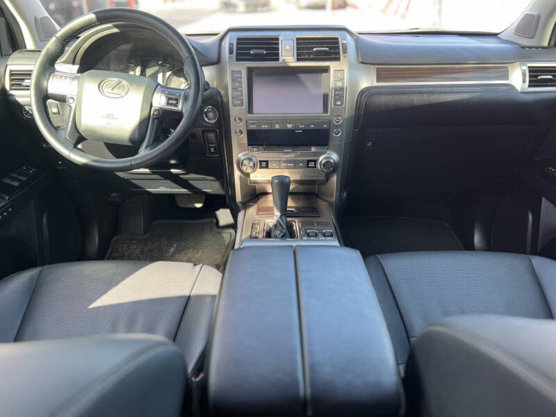 2014 Lexus GX 460 - Image 4