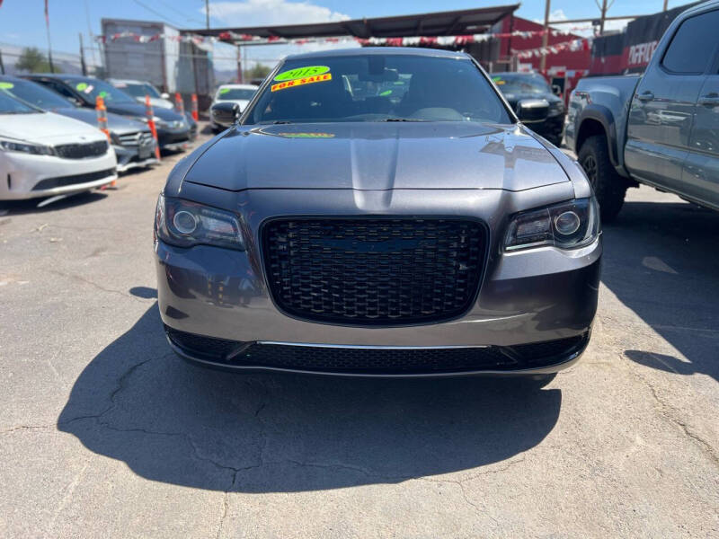 2015 Chrysler 300 S – 3.6L V6, 8-Speed Auto, RWD