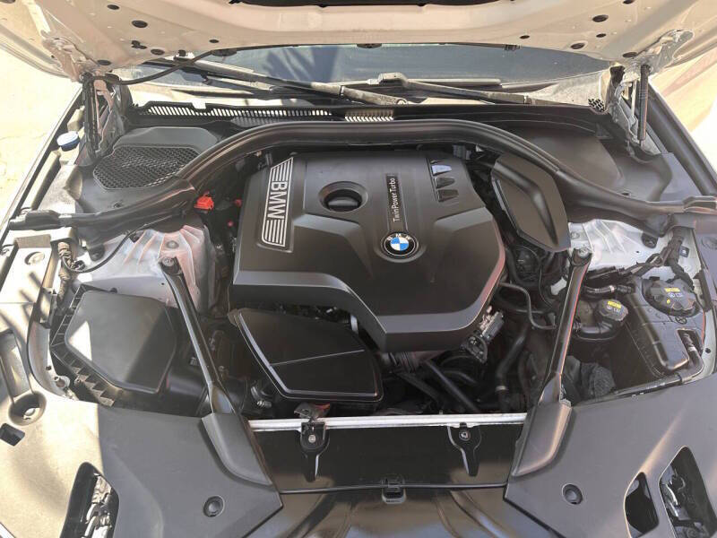 2017 BMW 5 Series 530i - Image 3