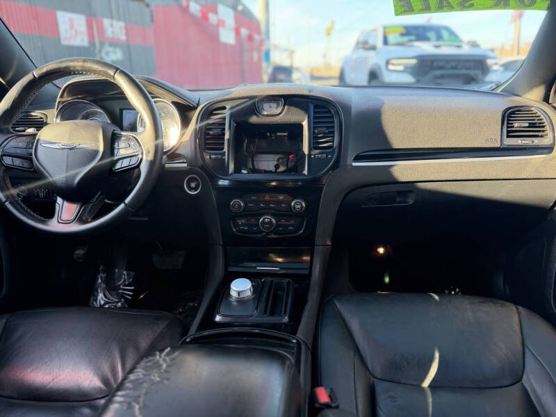 2018 Chrysler 300 S - Image 5