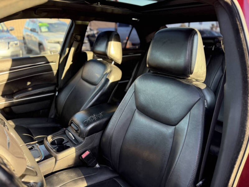 2018 Chrysler 300 S - Image 4