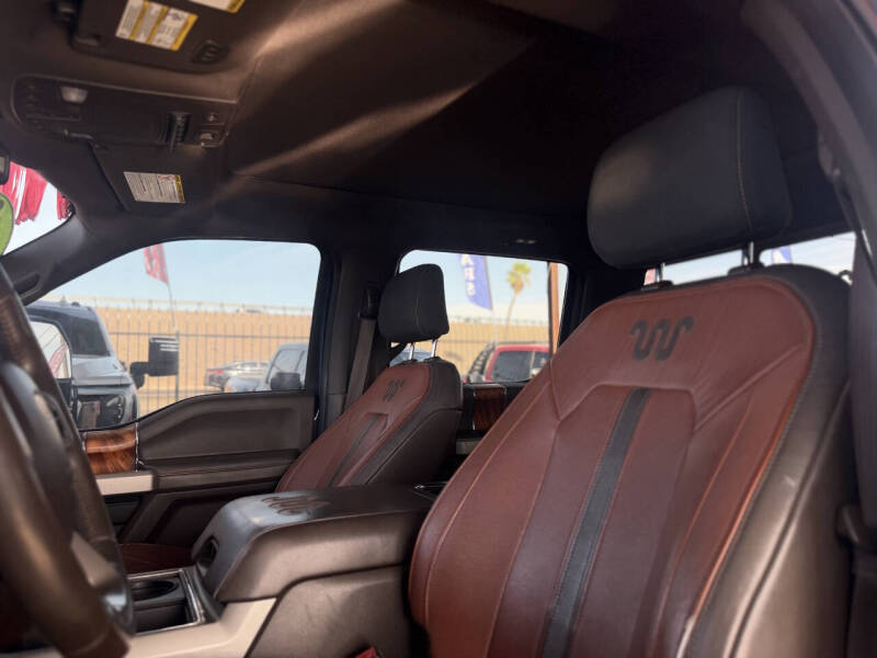 2018 Ford F-350 Super Duty King Ranch - Image 4