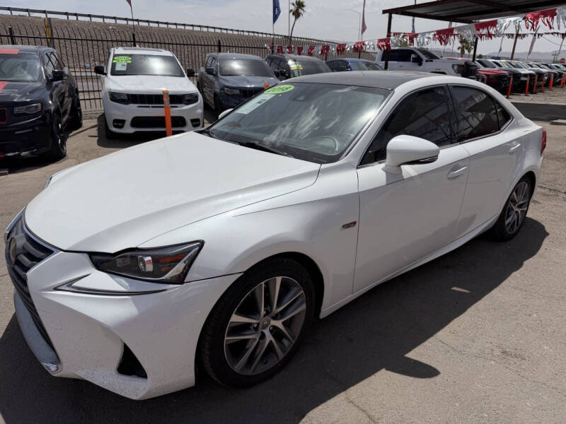 2018 Lexus IS 300 - Image 9