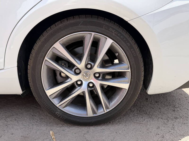 2018 Lexus IS 300 - Image 2