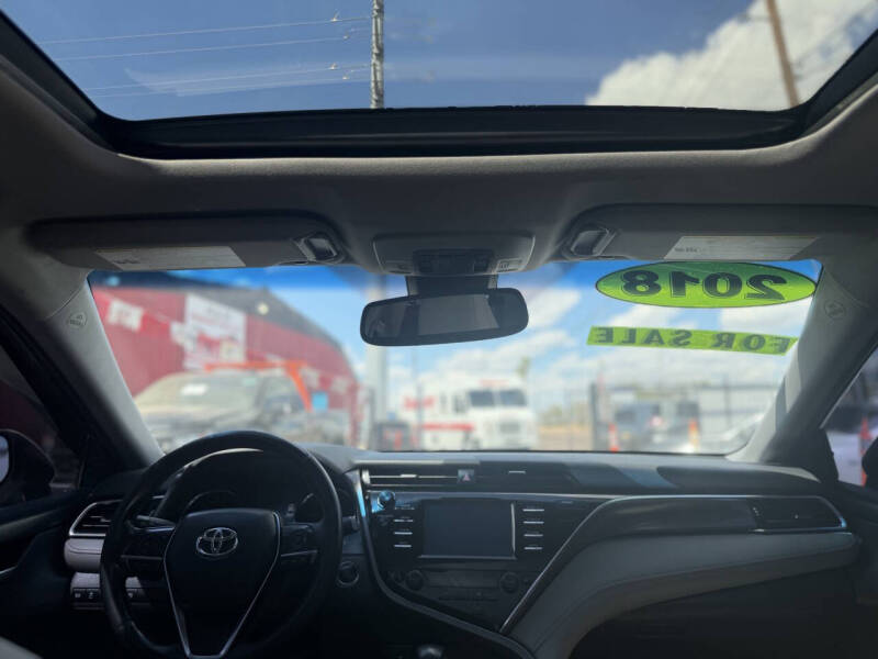 2018 Toyota Camry XSE - Image 6