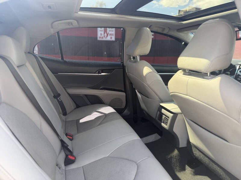 2018 Toyota Camry XSE - Image 5