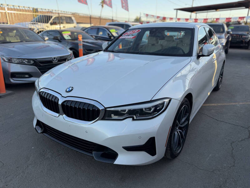 2019 BMW 3 Series 330i - Image 3