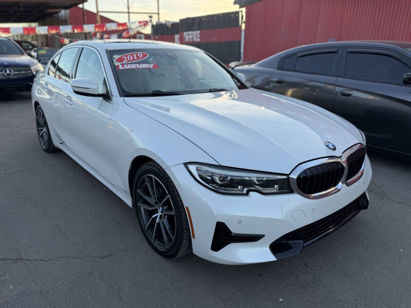 2019 BMW 3 Series 330i - Image 10