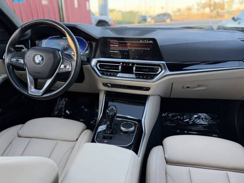 2019 BMW 3 Series 330i - Image 8