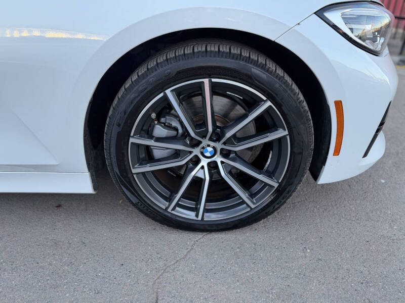 2019 BMW 3 Series 330i - Image 5
