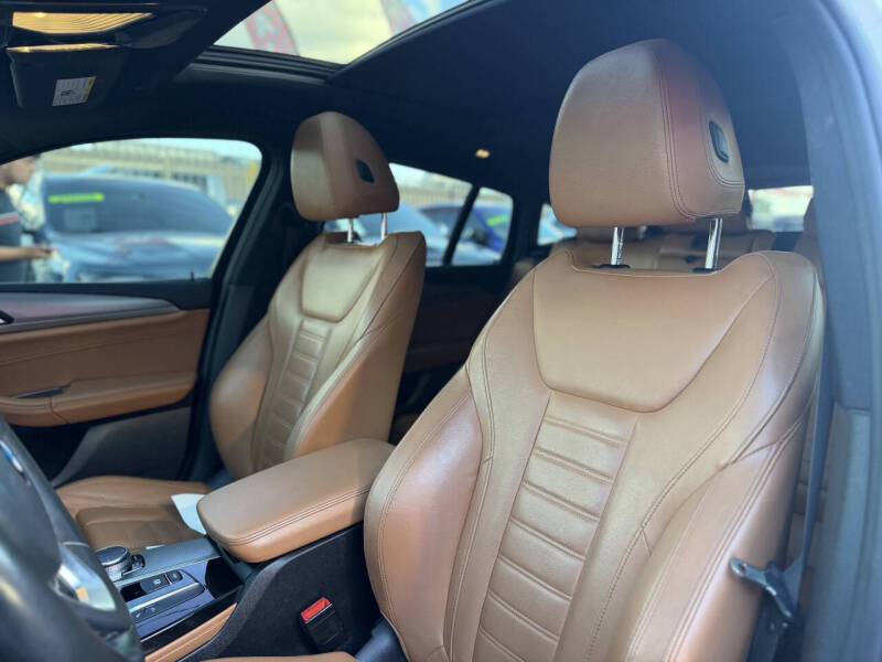 2019 BMW X4 xDrive30i - Image 4
