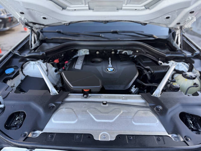 2019 BMW X4 xDrive30i - Image 3