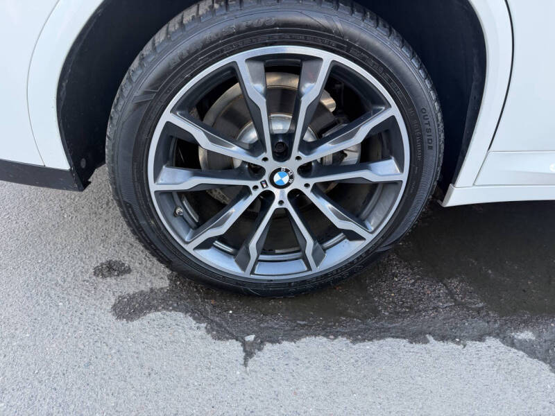 2019 BMW X4 xDrive30i - Image 2