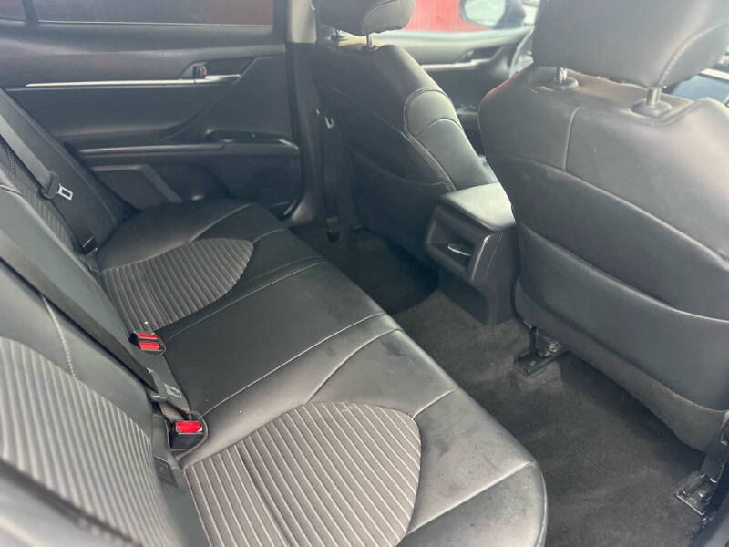 2019 Toyota Camry SE – 2.5L I4, 8-Speed Auto, FWD - Image 5