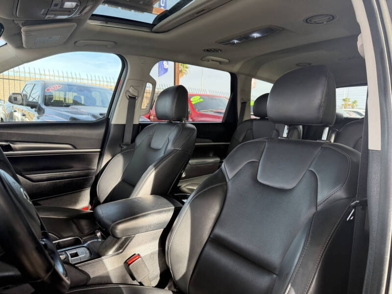 2020 Kia Telluride S - Image 4