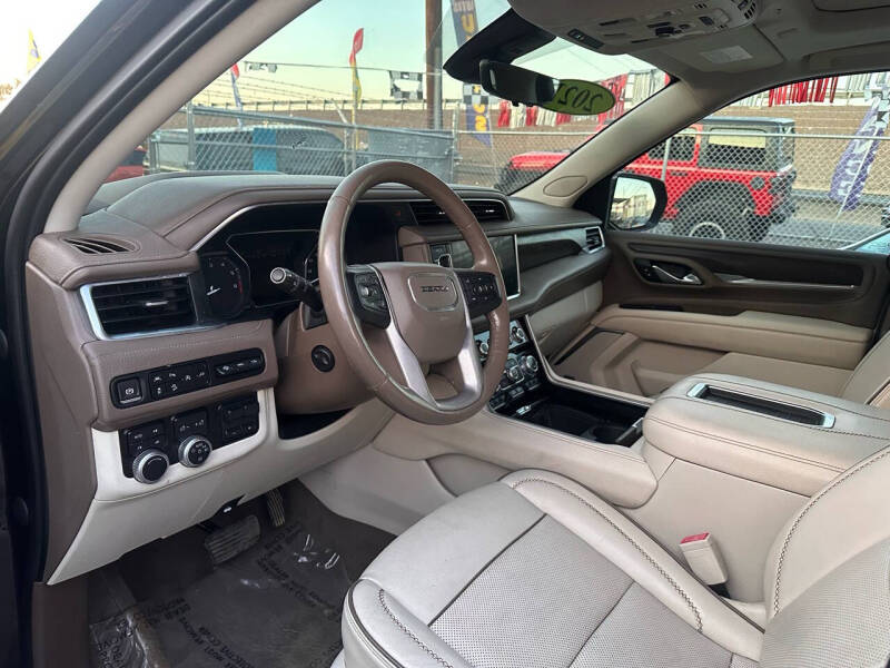 2021 GMC Yukon Denali - Image 4