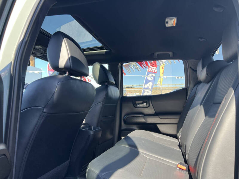 2021 Toyota Tacoma TRD Off-Road - Image 6