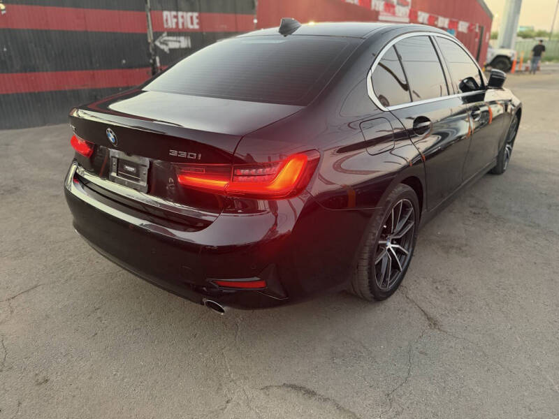 2022 BMW 3 Series 330i xDrive - Image 7