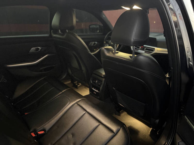 2022 BMW 3 Series 330i xDrive - Image 6