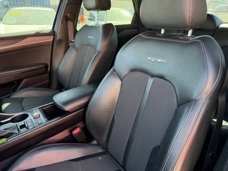 2022 Kia K5 GT-Line - Image 4