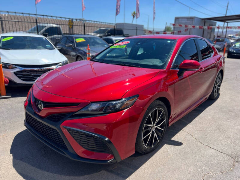 2022 Toyota Camry SE - Image 13