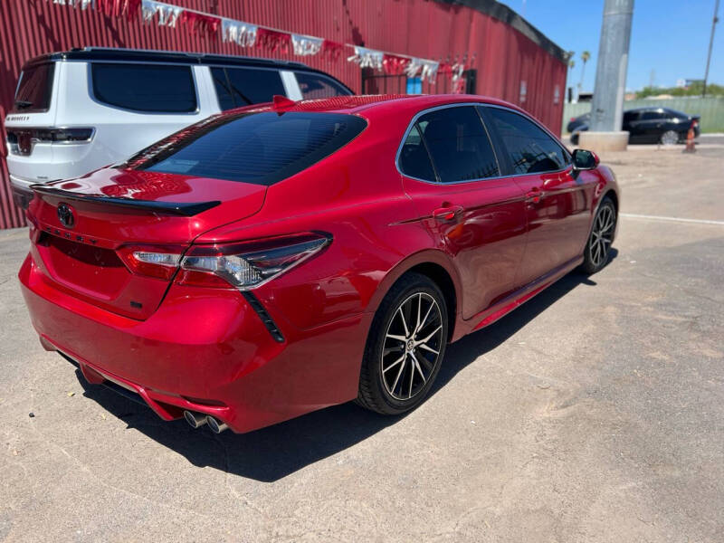 2022 Toyota Camry SE - Image 11