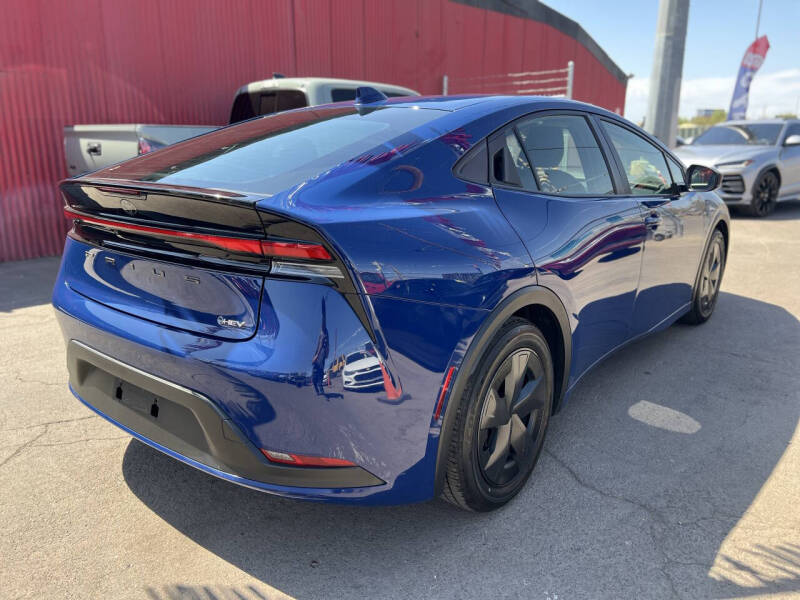 2023 Toyota Prius LE - Image 7