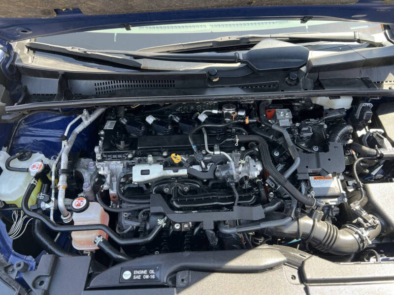 2023 Toyota Prius LE - Image 2