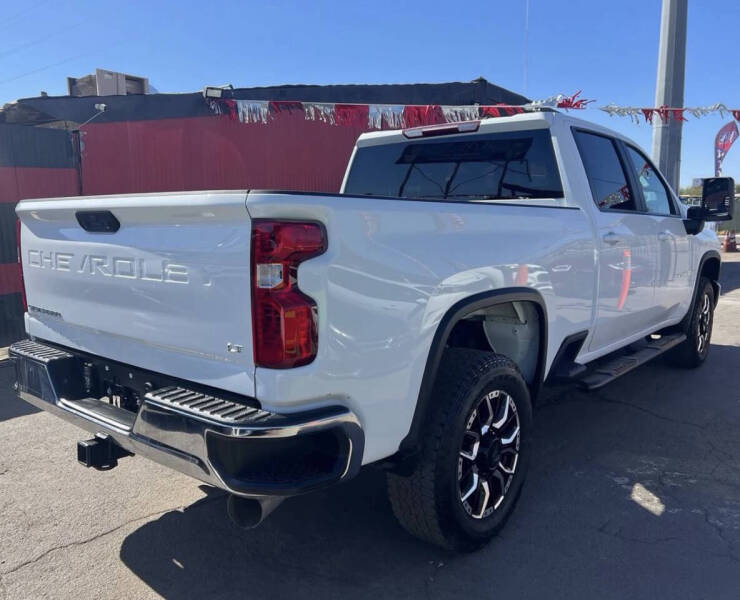 2024 Chevrolet Silverado 2500HD LT - Image 9