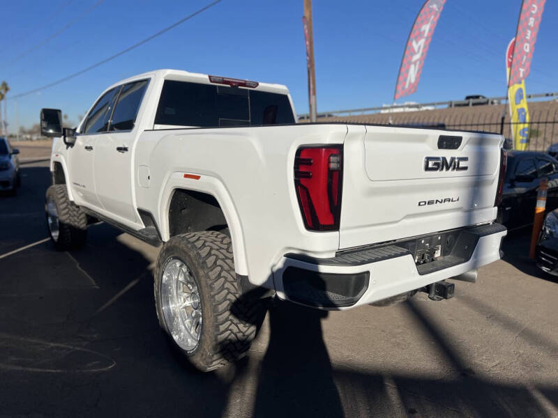 2024 GMC Sierra 2500HD Denali Ultimate - Image 7