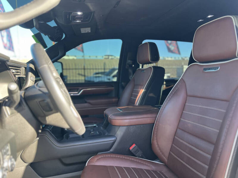 2024 GMC Sierra 2500HD Denali Ultimate - Image 3