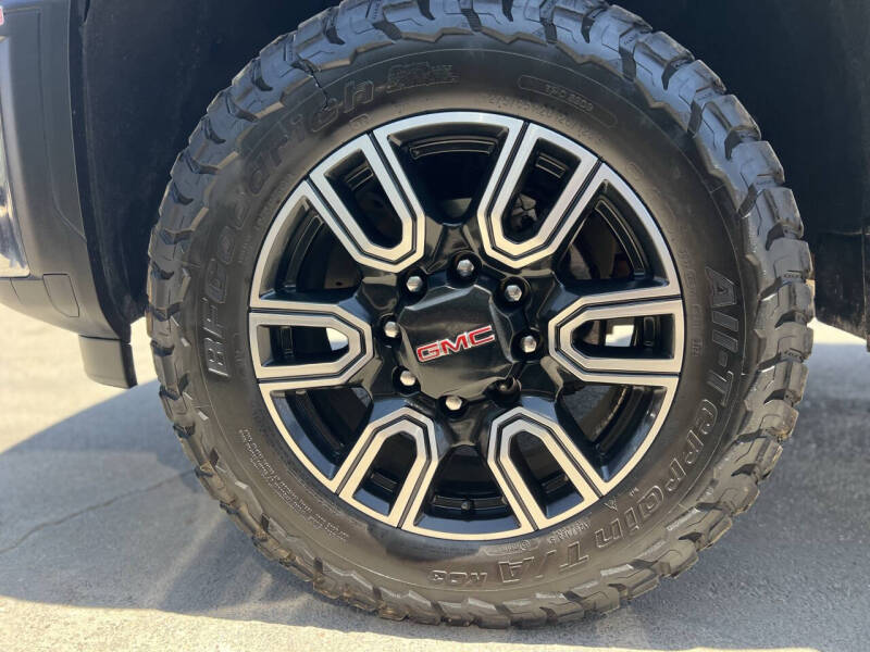 2024 GMC Sierra 2500HD Pro - Image 2