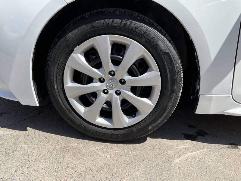 2024 Toyota Corolla LE - Image 2